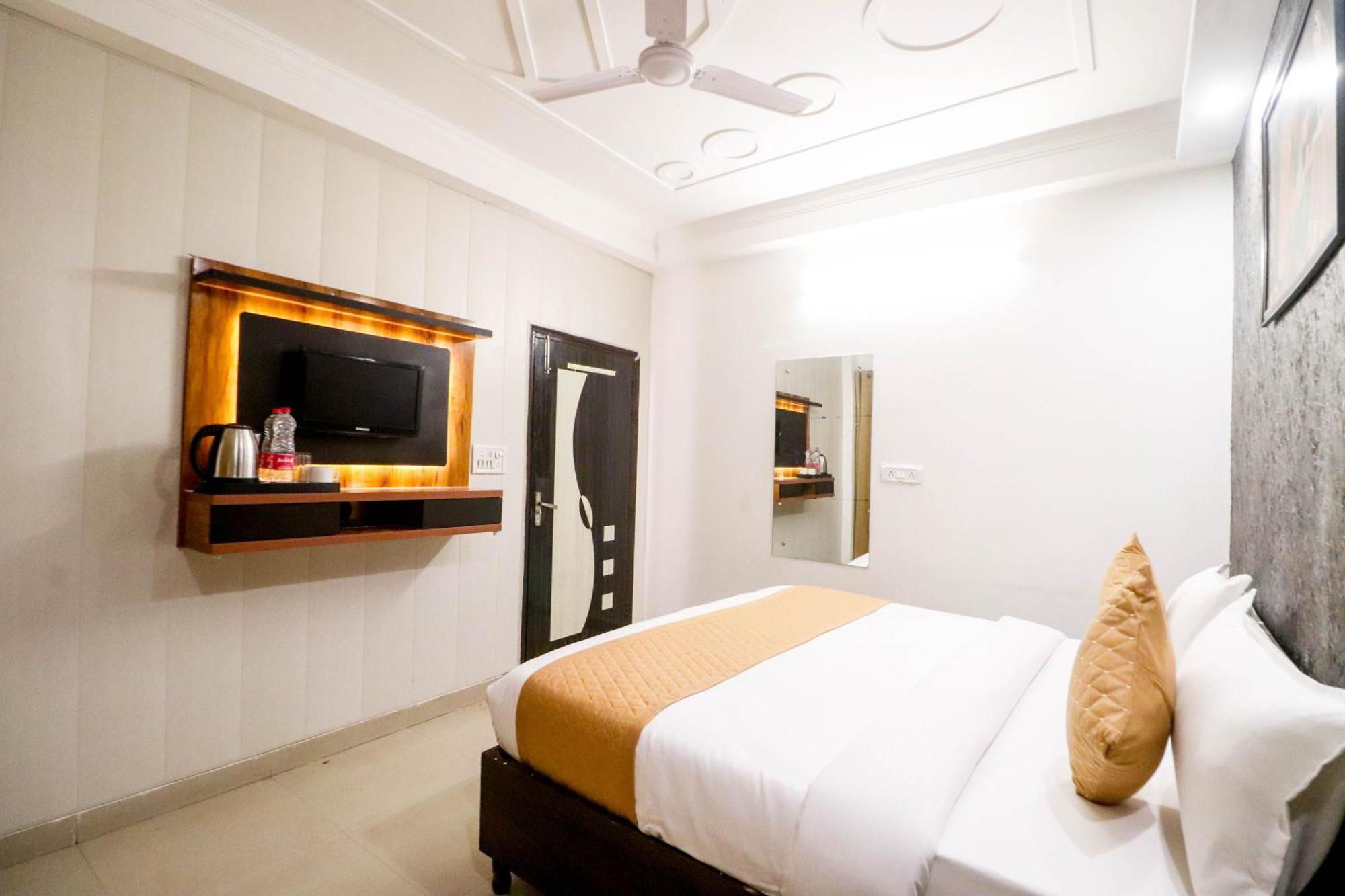 Hotel Stay Villa Delhi Airport Ню Делхи Екстериор снимка