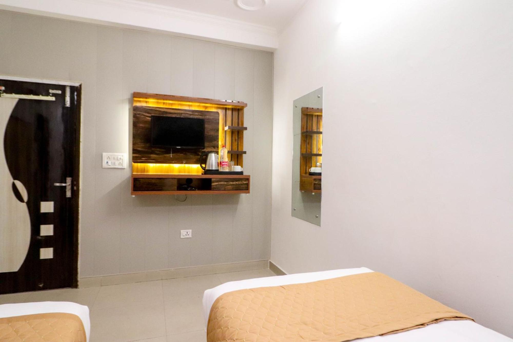 Hotel Stay Villa Delhi Airport Ню Делхи Екстериор снимка